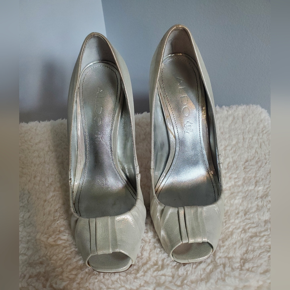 Size 5 Aldo silver peep toe